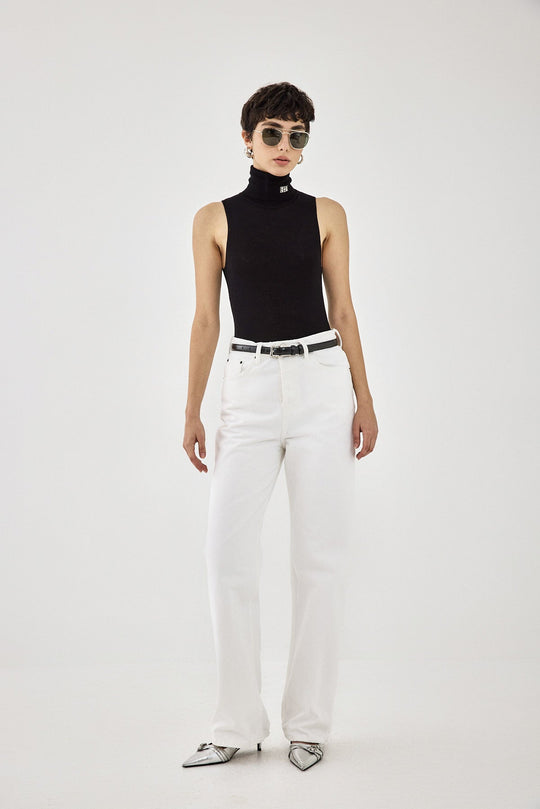 Lightweight Sleeveless Turtleneck Logo Top - Dé Rococo