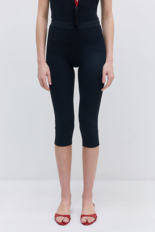 Tight Ribbed Capri Leggings - Dé Rococo