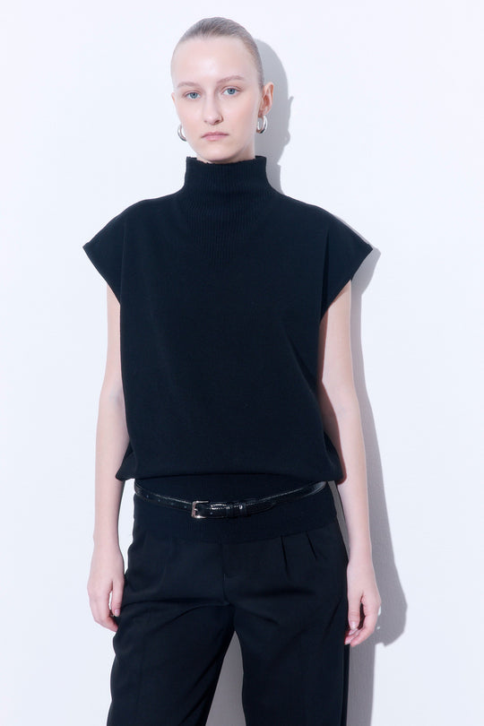 Volume Knit Turtleneck Vest - Dé Rococo