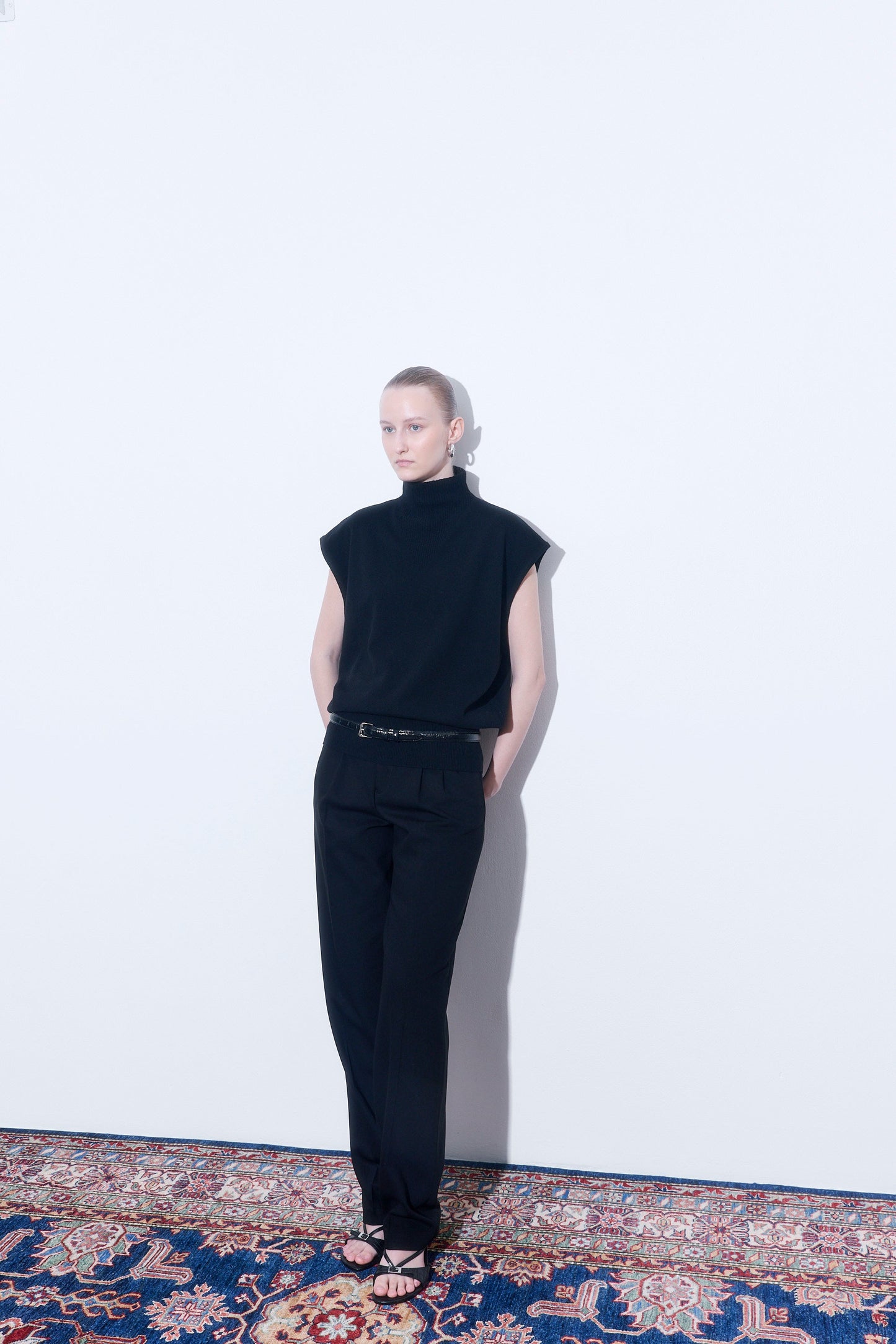 Volume Knit Turtleneck Vest