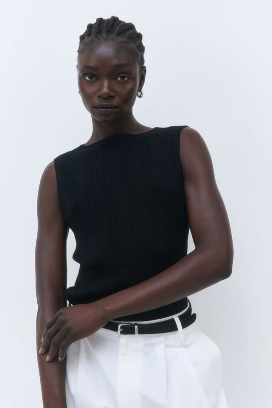 Ribbed Boat Neck Vest