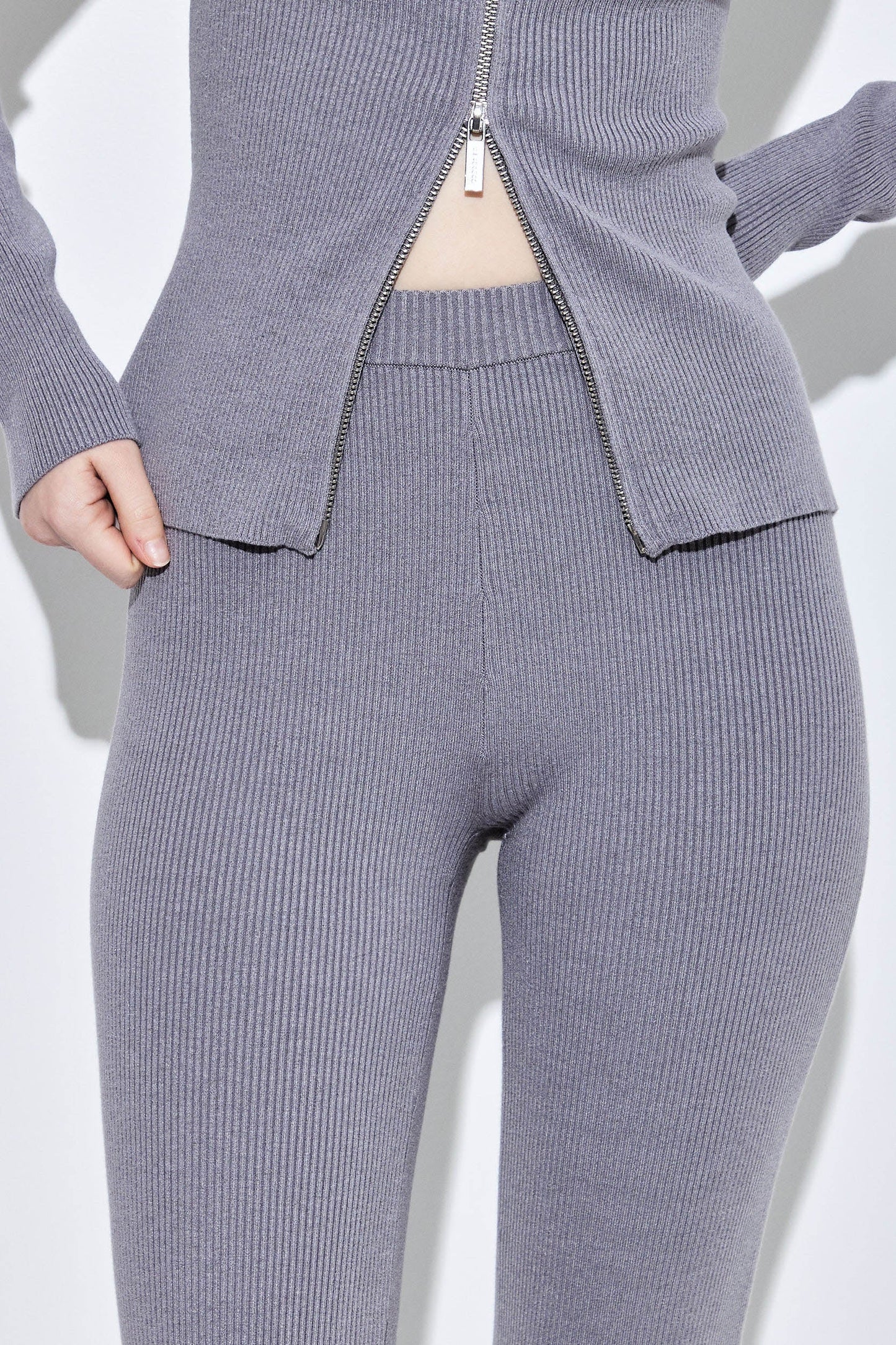 Ribbed Flared Leggings - Dé Rococo