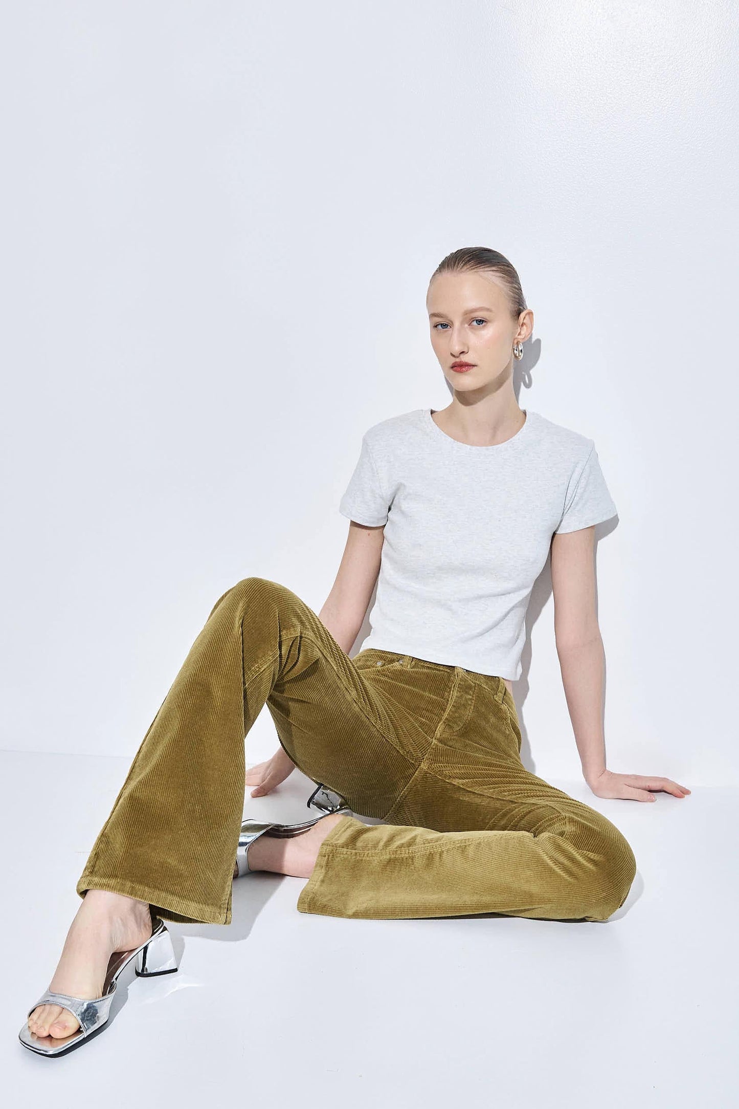 Low Rise Corduroy Bootcut Pants - Dé Rococo