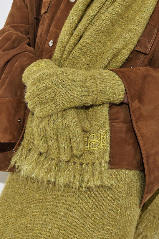 Fuzzy Scarf - Dé Rococo