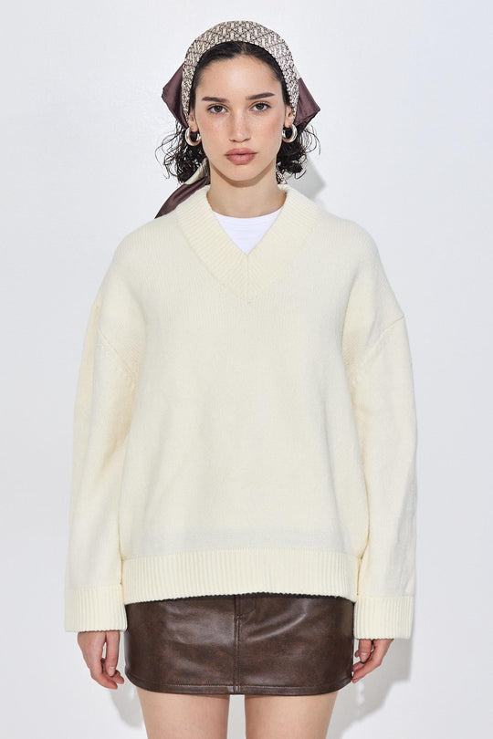 V Neck Oversized Jumper - Dé Rococo