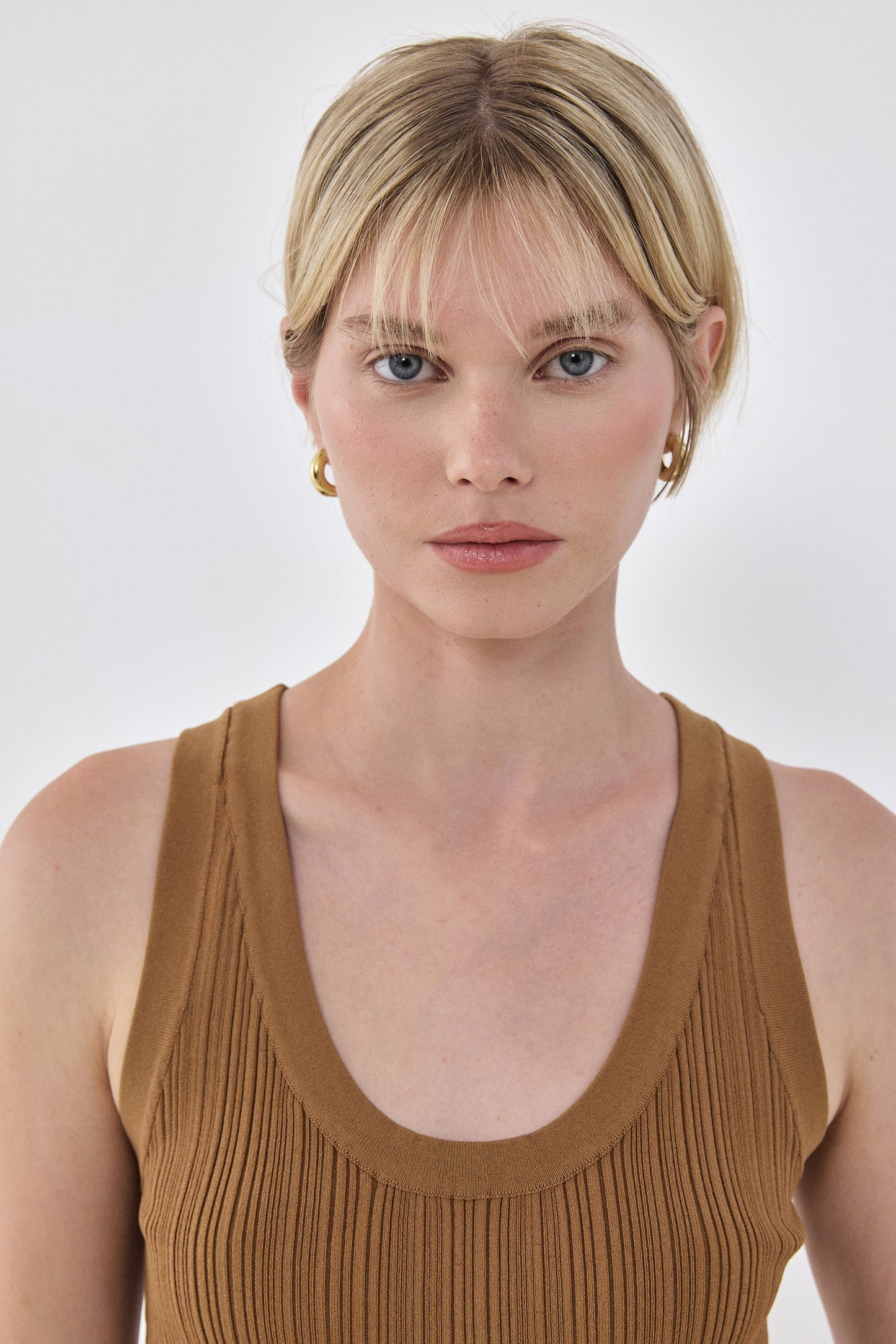 Deep Scoop Ribbed Tank Top - Dé Rococo