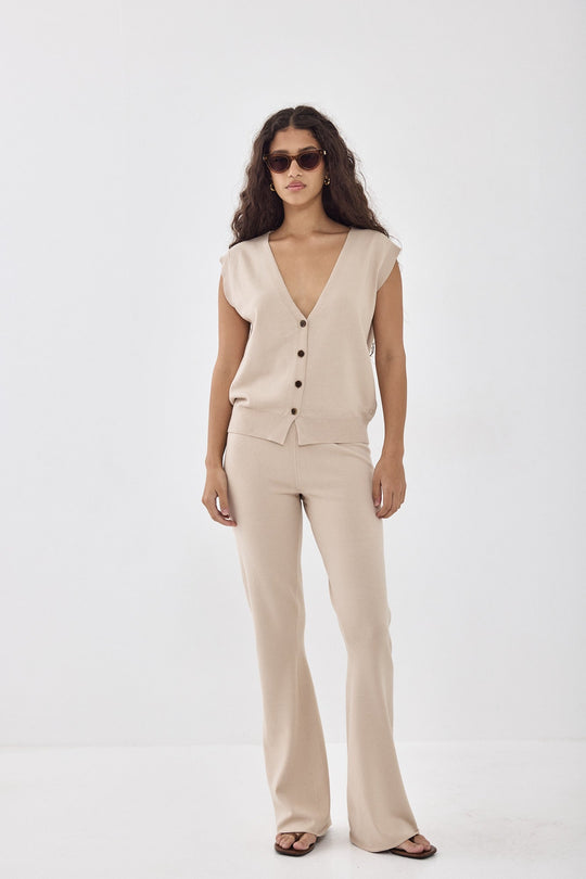 Knitted Button Down Vest - Dé Rococo