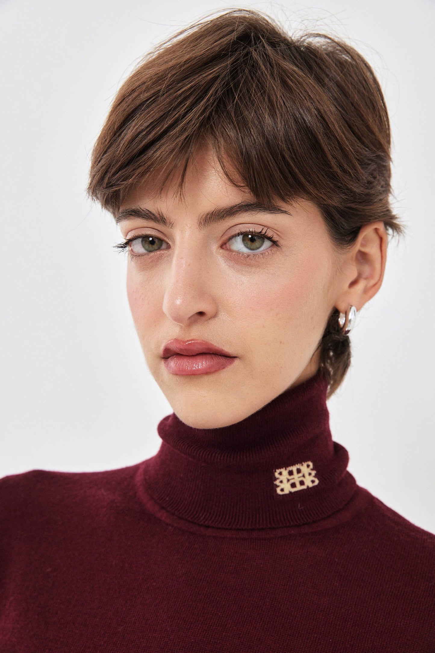 Lightweight Knitted Turtleneck Logo Top - Dé Rococo