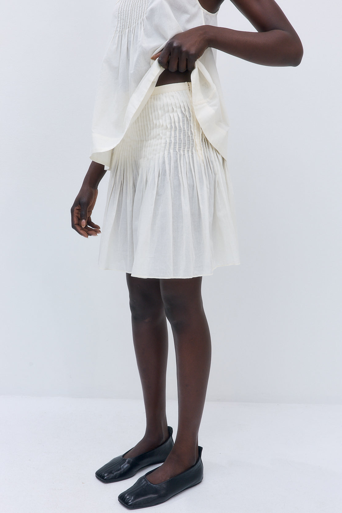 Semi Sheer Pleated Midi Skirt - Dé Rococo
