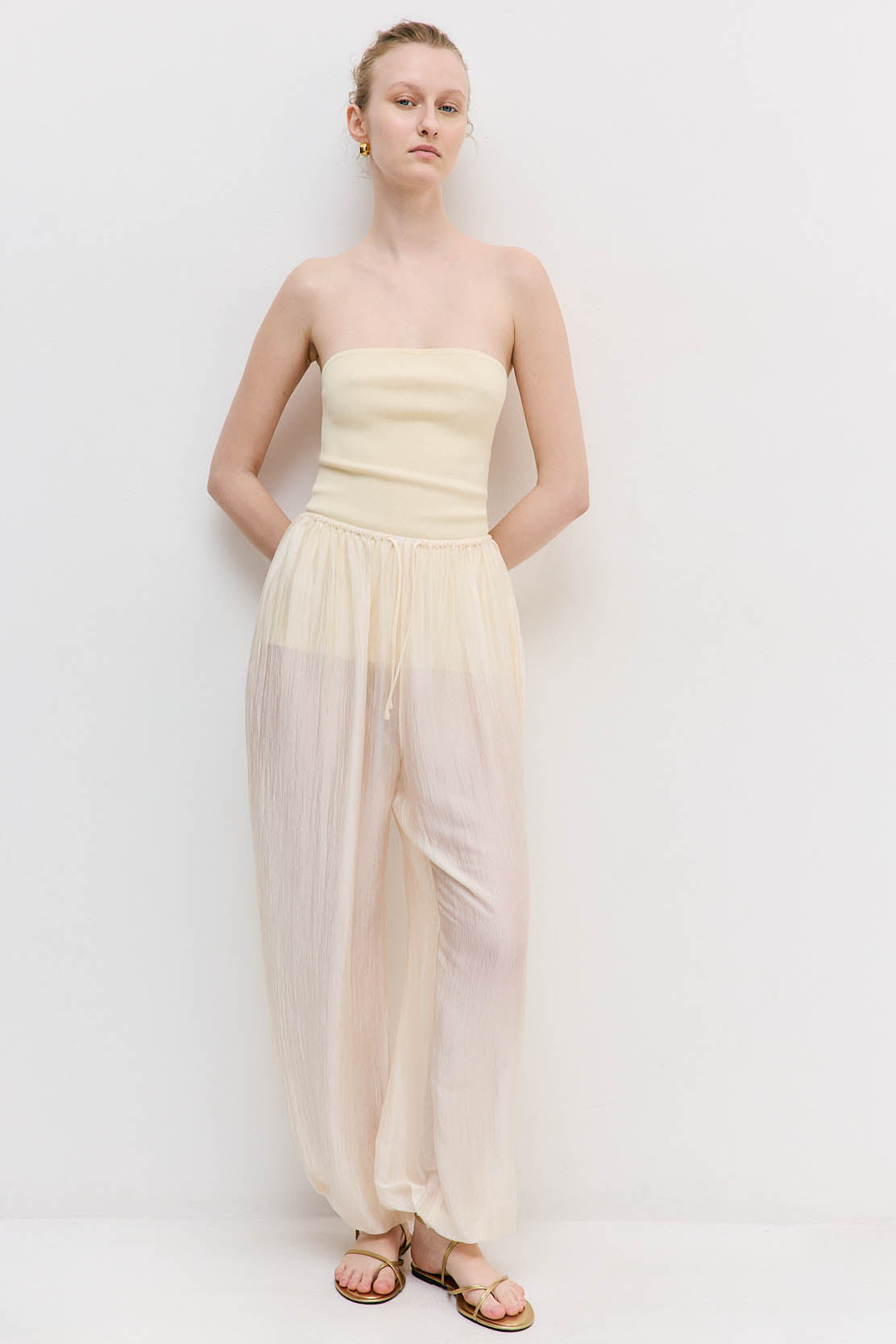 Tight Ribbed Strapless Top