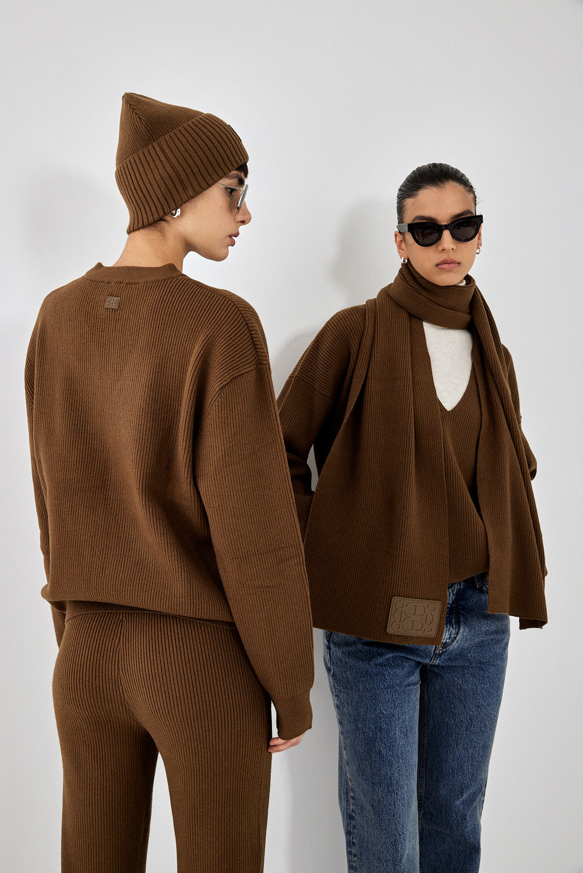 Crewneck Ribbed Sweater - Dé Rococo