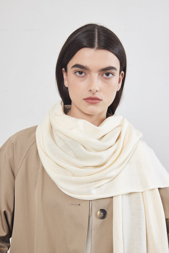 Light Knitted Scarf - Dé Rococo