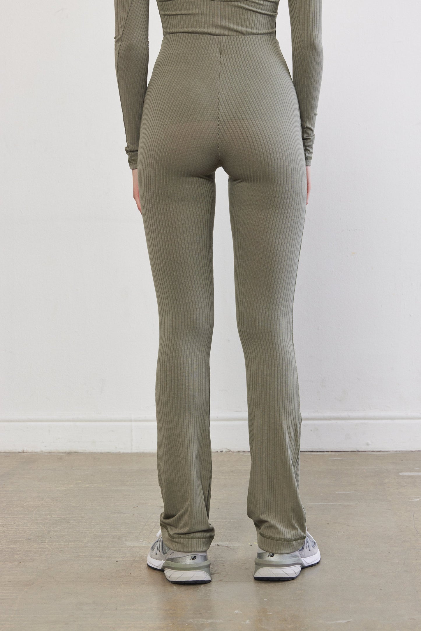 Ribbed Flat-Lock Flare Leggings - Dé Rococo