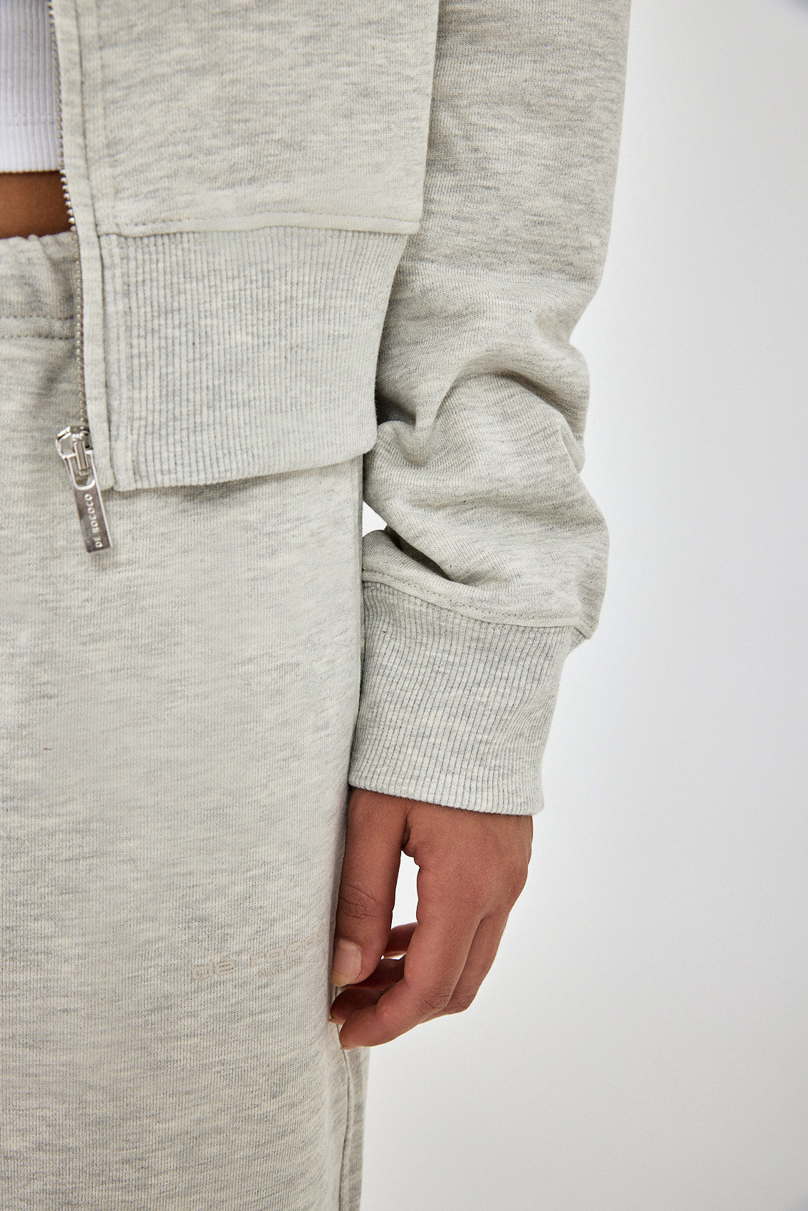 Cropped Zipped Sweatshirt - Dé Rococo