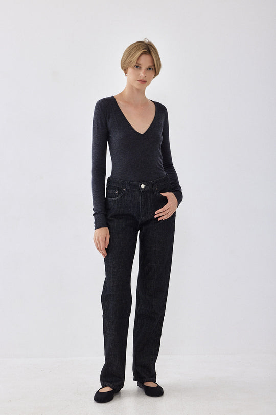 Lightweight Knitted V Neck Logo Top - Dé Rococo