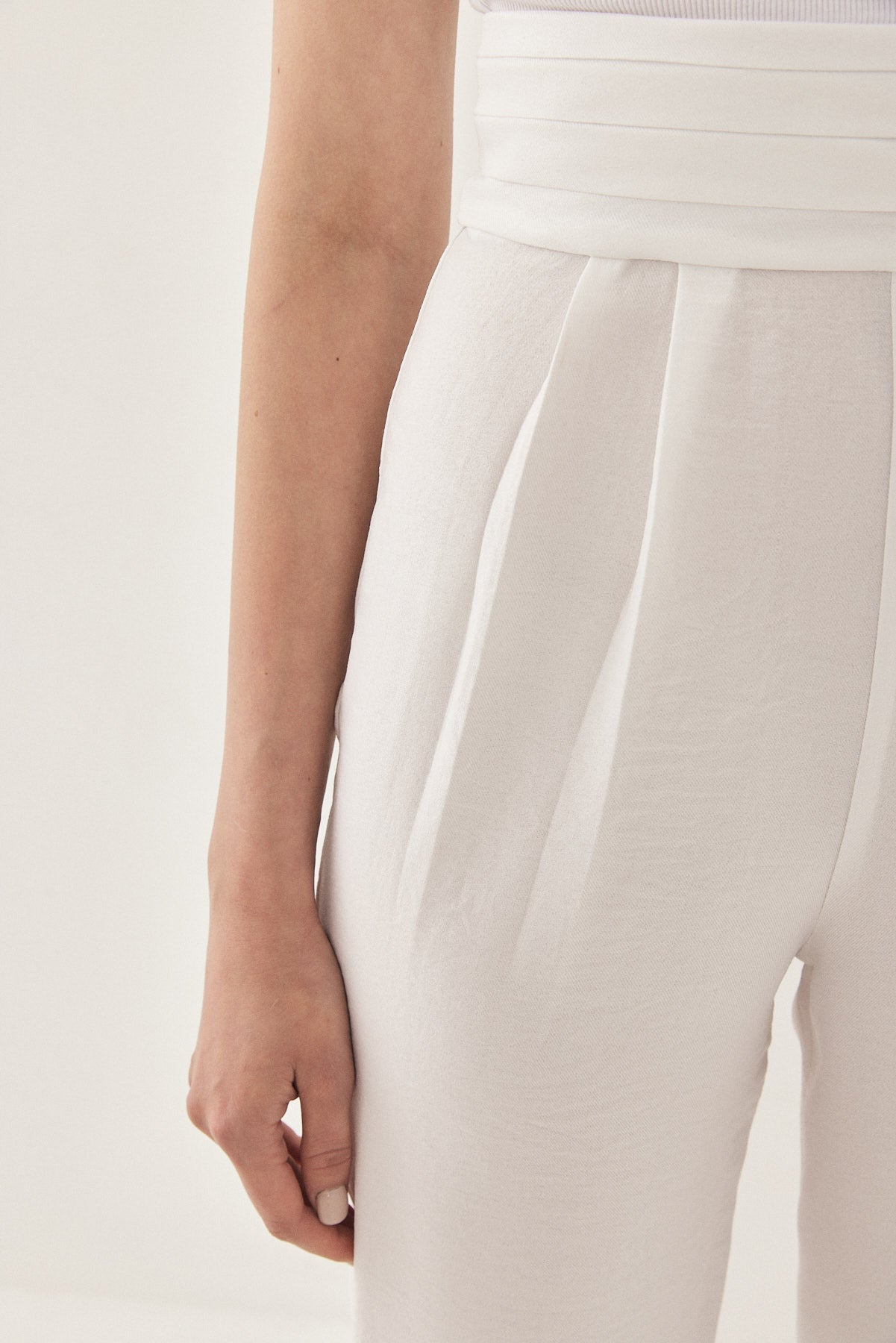 High Waisted Pleated Trousers - Dé Rococo