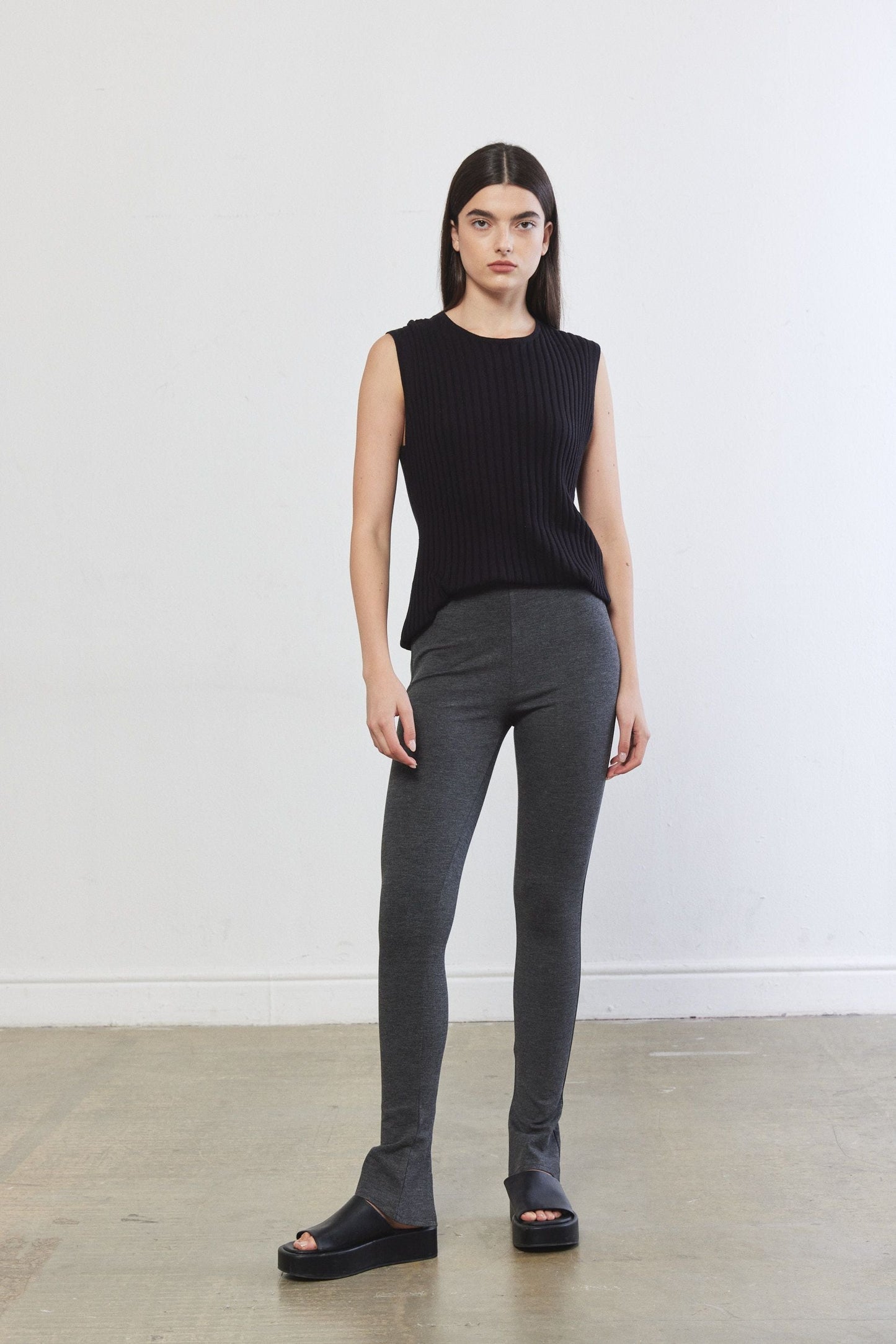 Back Slit Leggings - Dé Rococo