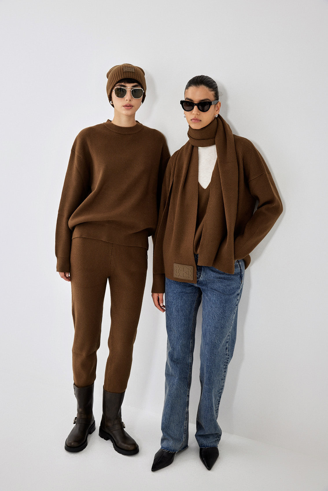 Crewneck Ribbed Sweater - Dé Rococo