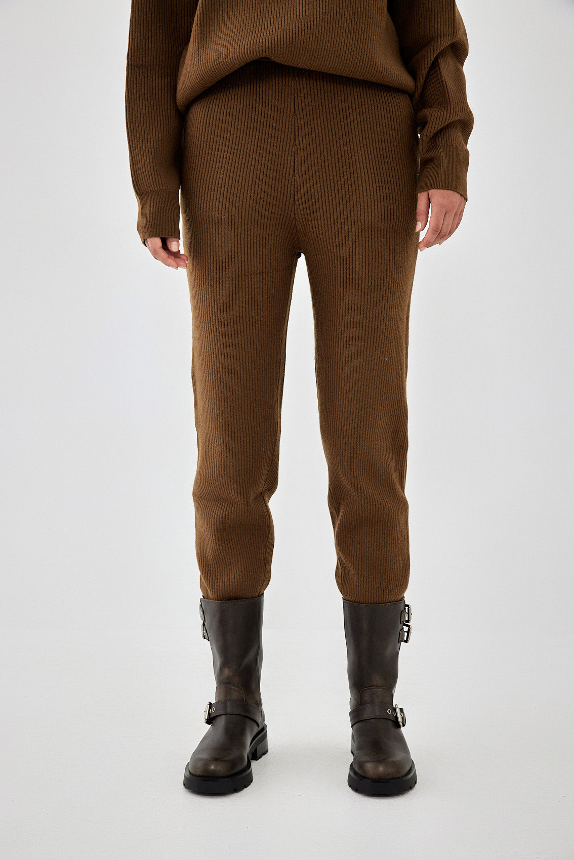 Knitted Ribbed Jogger - Dé Rococo