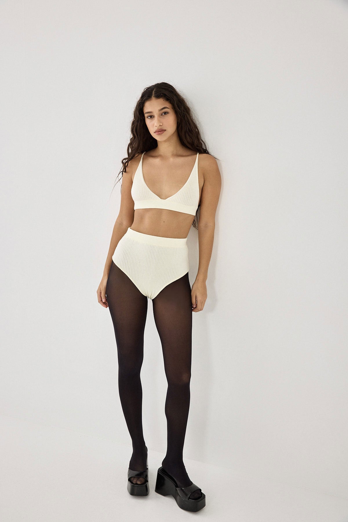 Cozy Triangle Bralette - Dé Rococo