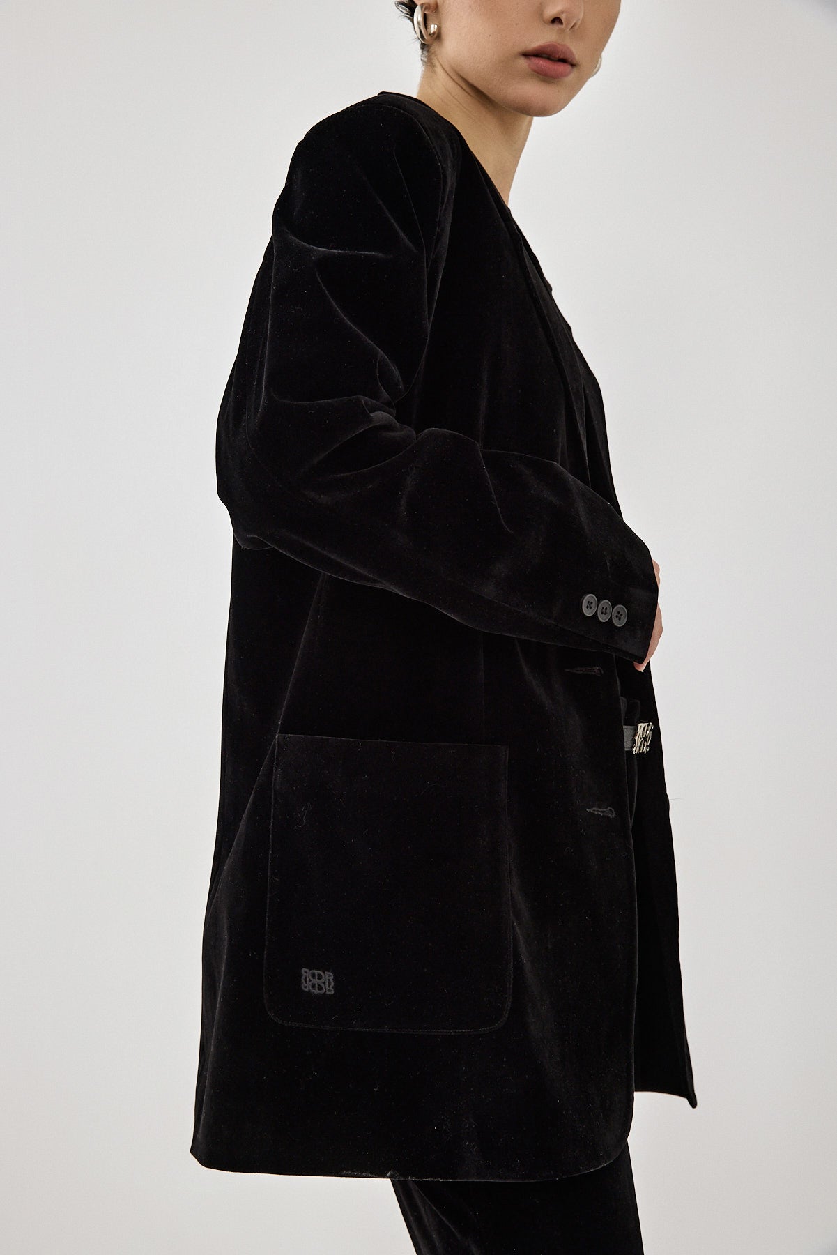 Oversized Rigid Velvet Blazer - Dé Rococo