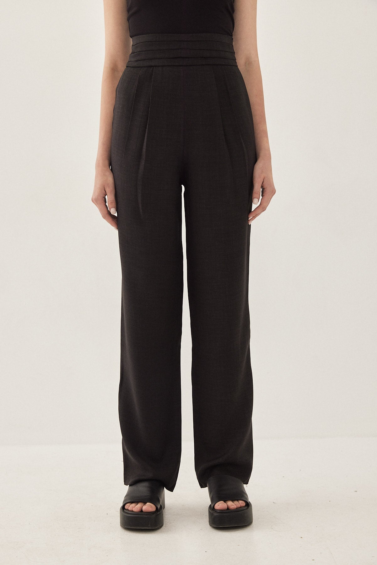 High Waisted Pleated Trousers - Dé Rococo
