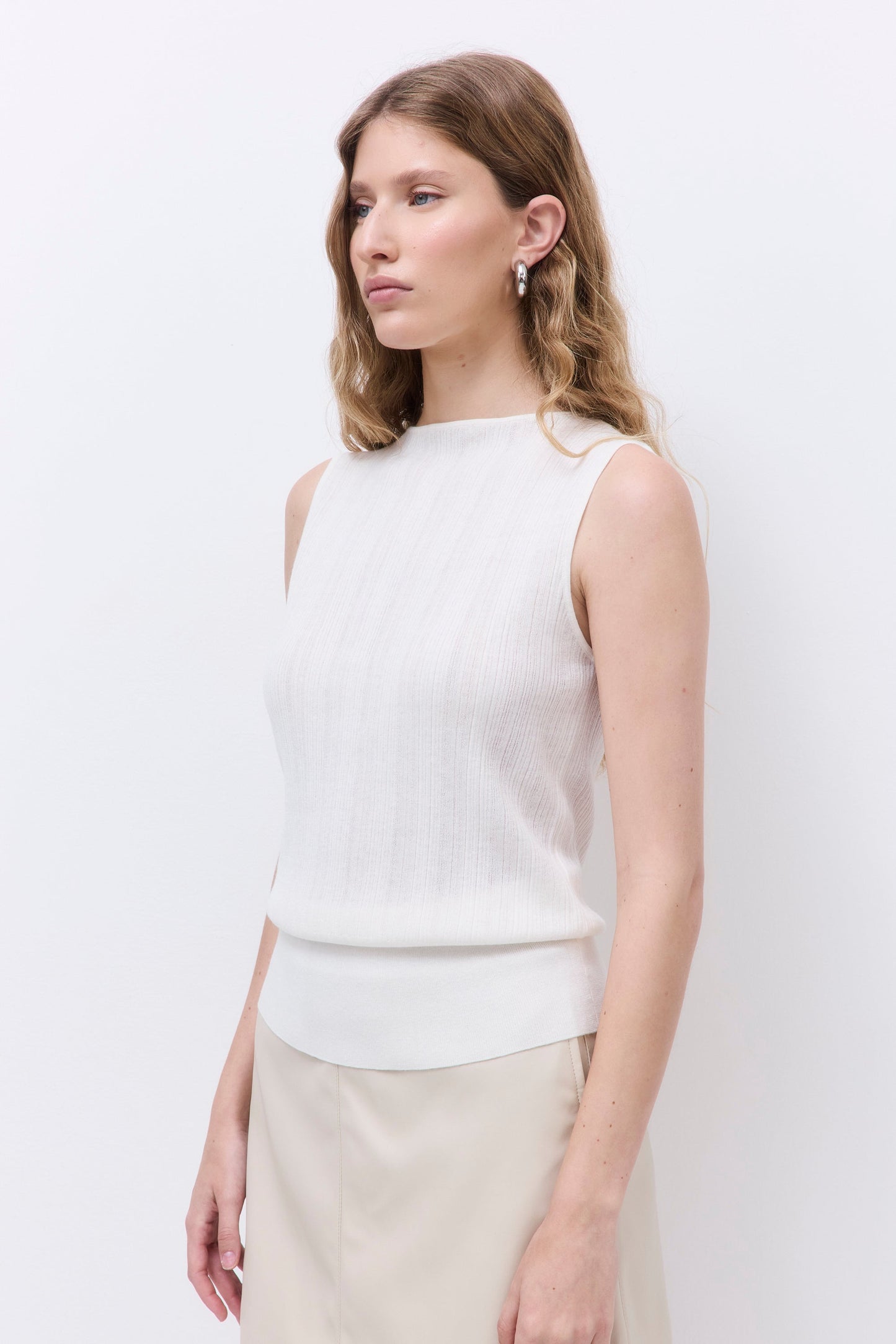 Ribbed Boat Neck Vest