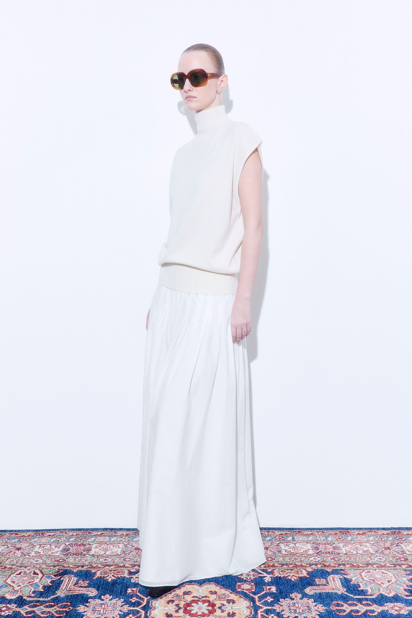 Volume Knit Turtleneck Vest