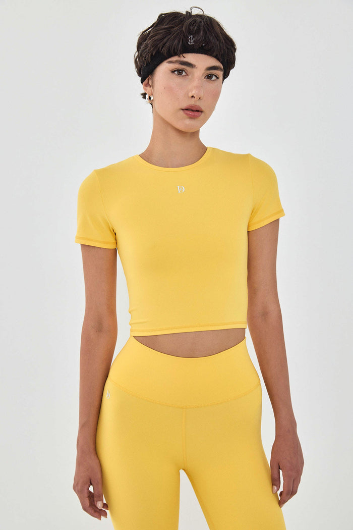 Dé Short Sleeved Cropped Top