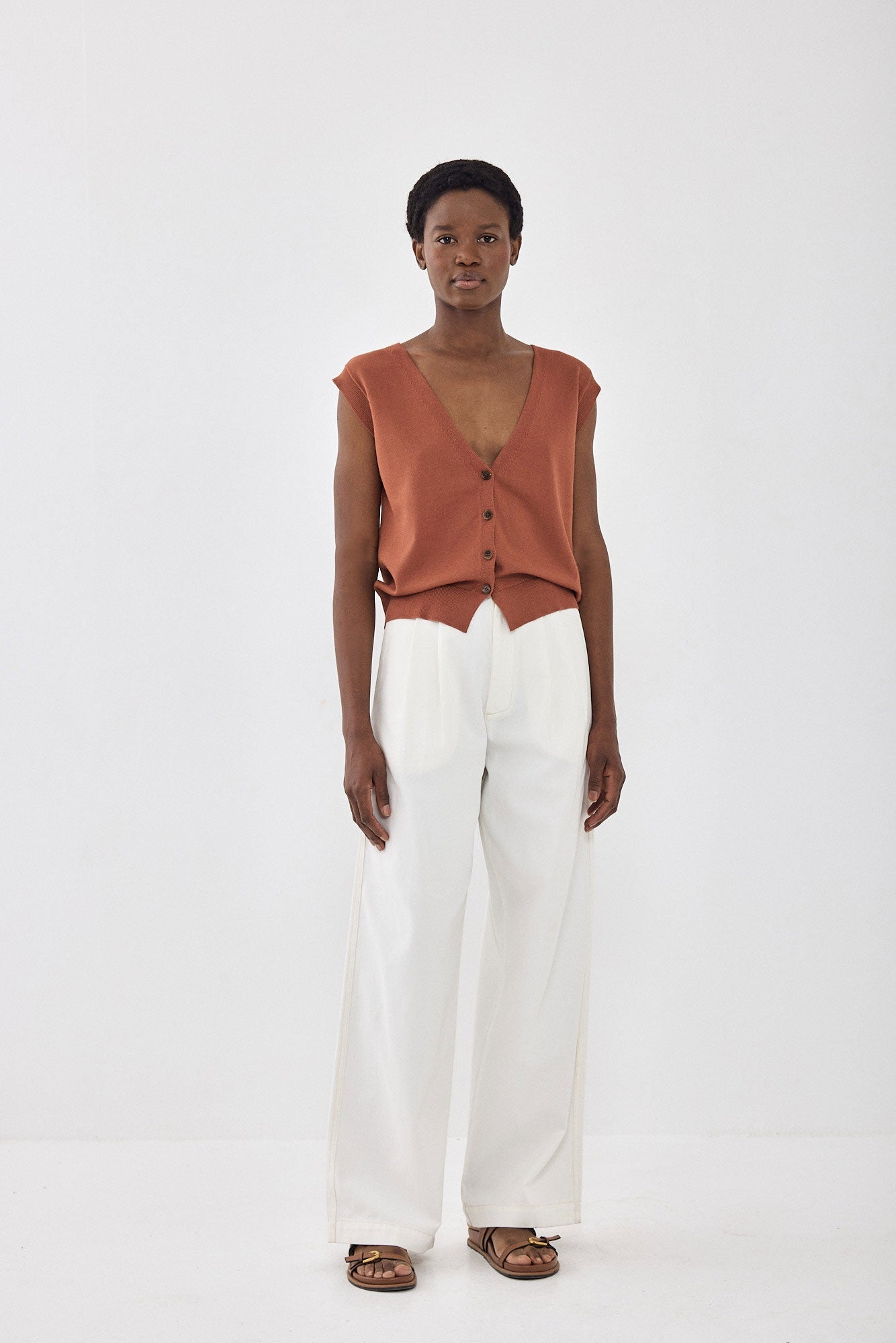 Knitted Button Down Vest - Dé Rococo