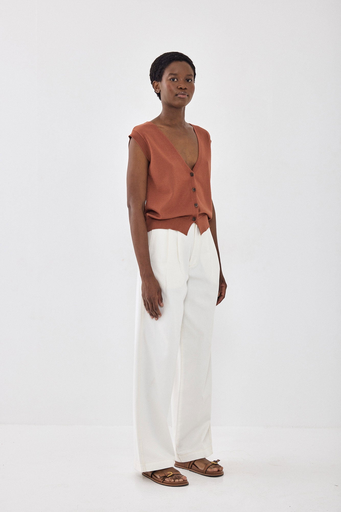 Knitted Button Down Vest - Dé Rococo