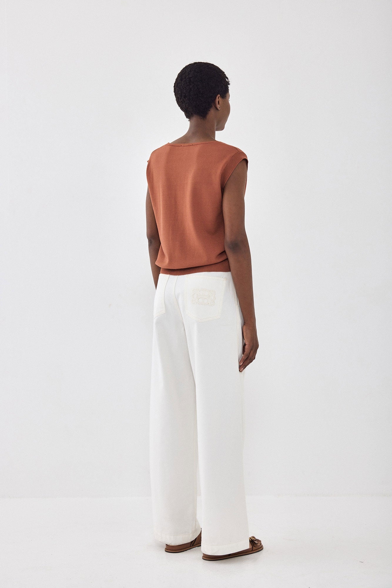 Knitted Button Down Vest - Dé Rococo