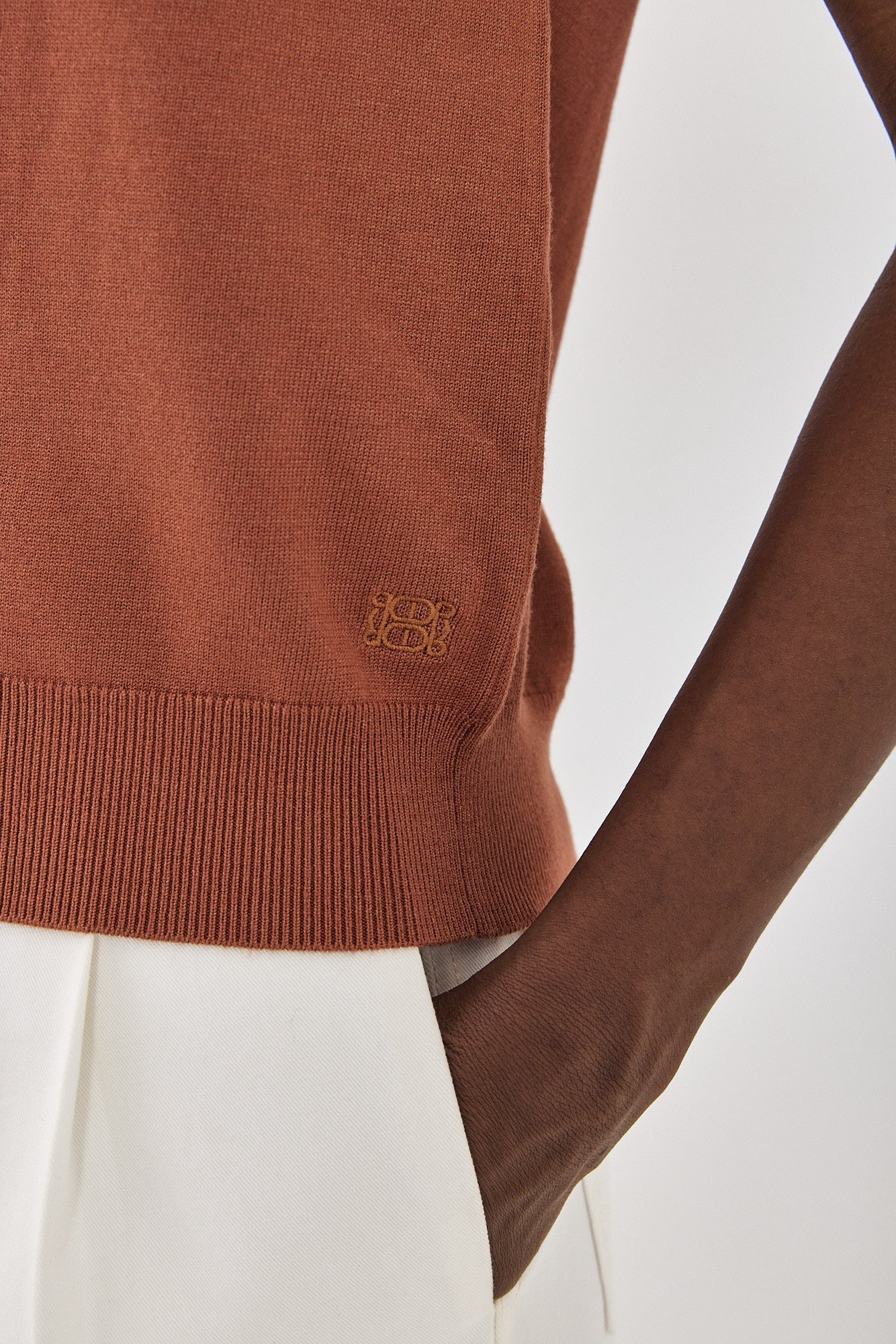 Knitted Button Down Vest - Dé Rococo