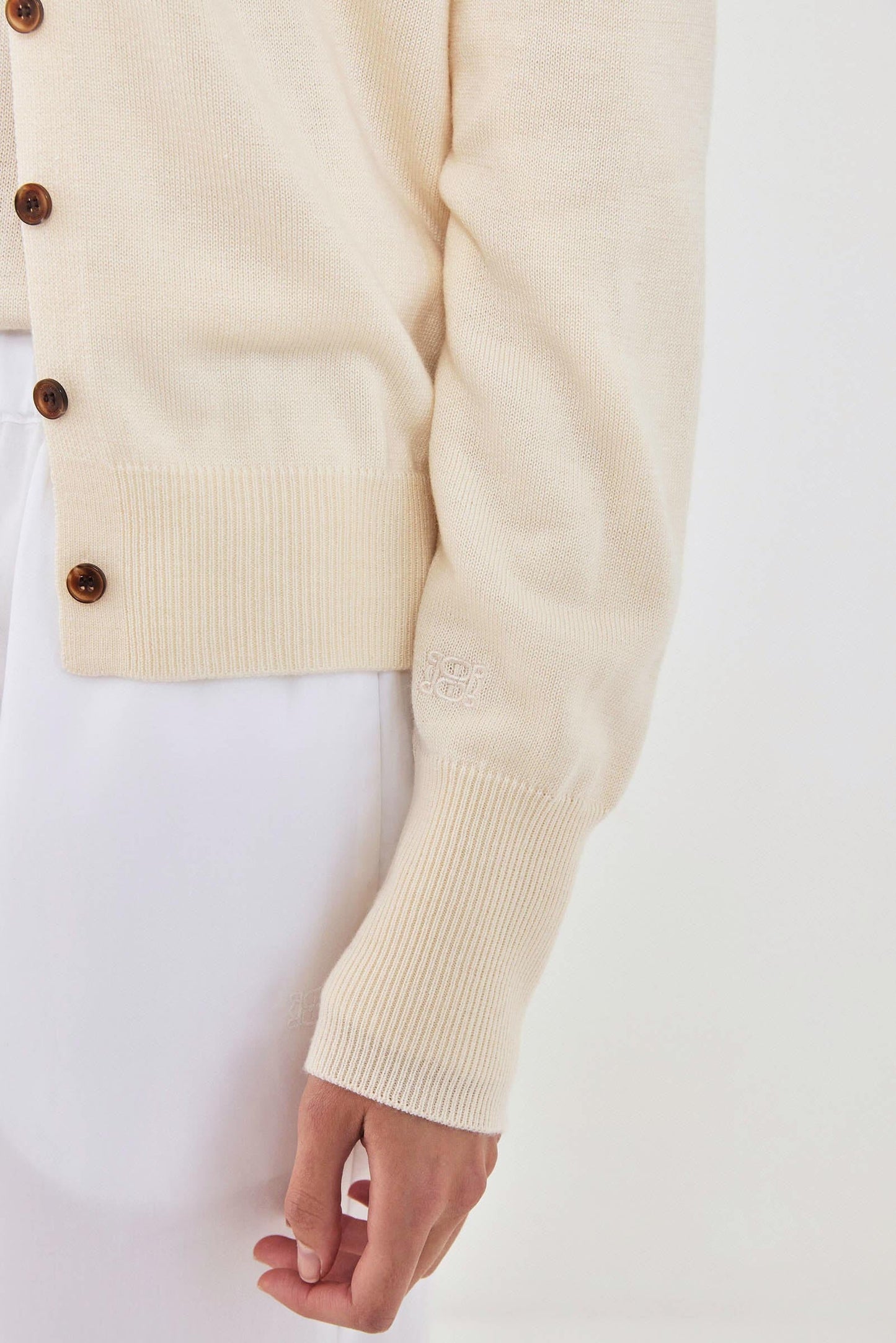 Light Knitted Cardigan - Dé Rococo