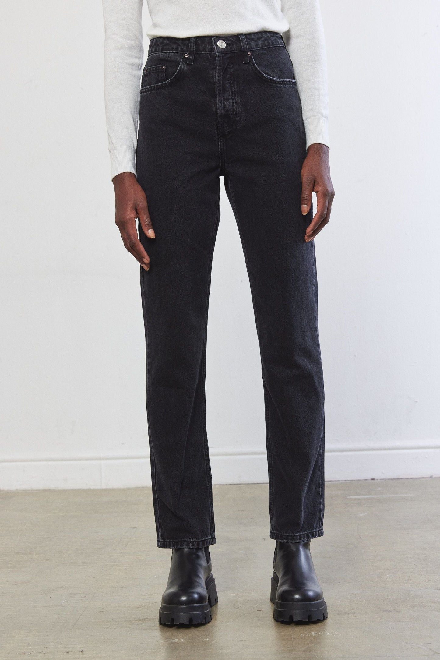 No.6| High Waist Straight Full Length Denim - Dé Rococo