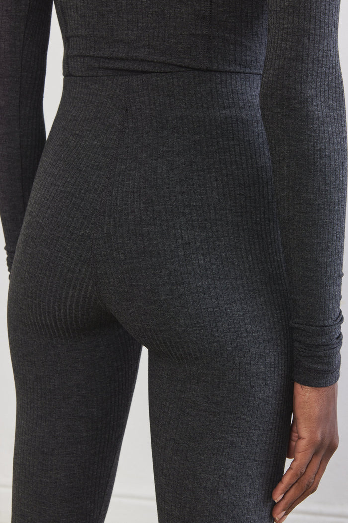 Ribbed Flat-Lock Leggings