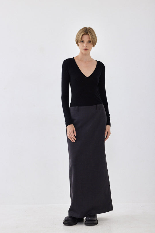 Lightweight Knitted V Neck Logo Top - Dé Rococo